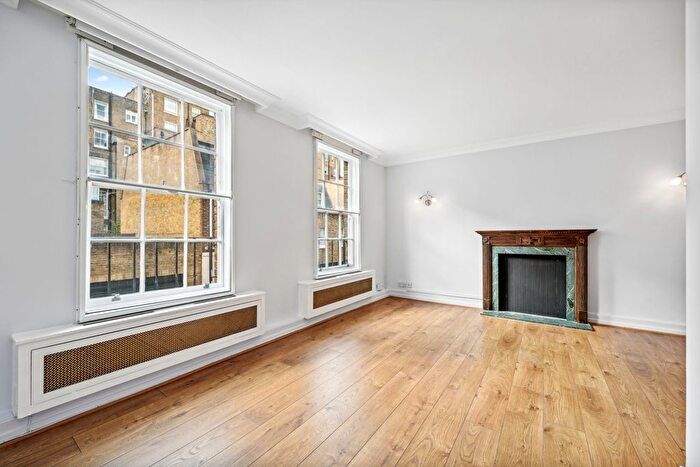 4 Bedroom Terraced House To Rent In Cadogan Lane, Knightsbridge, SW1X