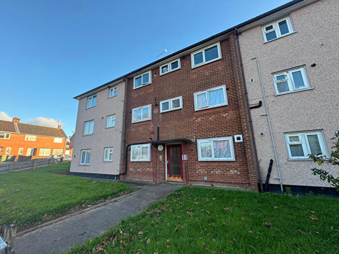 2 Bedroom Flat To Rent In Lloyds Crescent, Whipton, Exeter, EX1