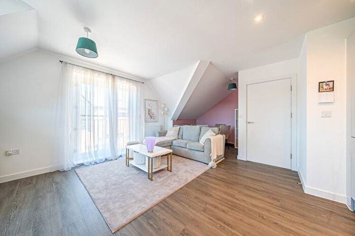 1 Bedroom Flat For Sale In Hodgebrook House, Camberley, Surrey, GU16
