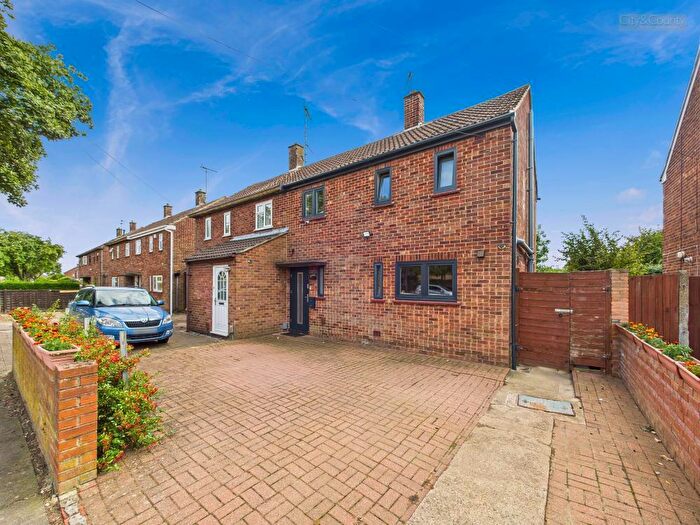 3 Bedroom Semi-Detached House For Sale In Eastern Avenue, Peterborough, PE1