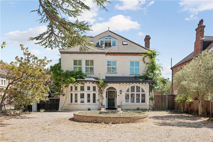 6 Bedroom Detached House For Sale In The Avenue, Worcester Park, KT4