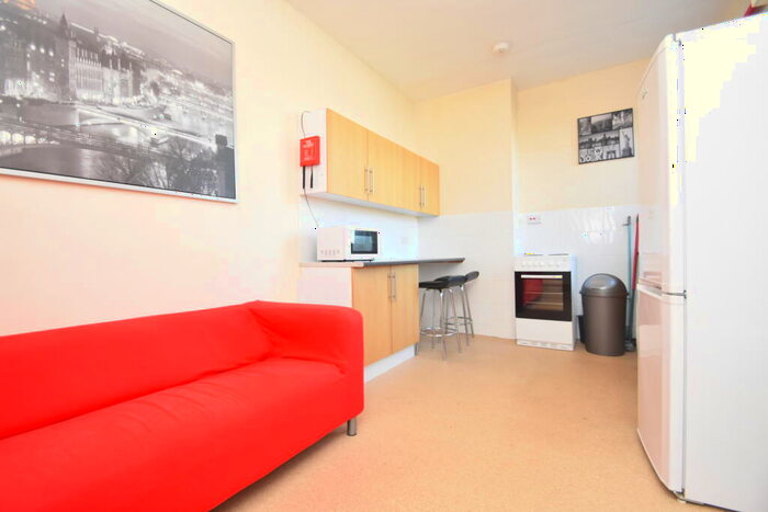 3 Bedroom Flat To Rent In Elm Grove, Southsea, PO5