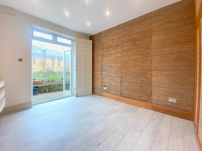 1 Bedroom Flat To Rent In Alexandra Park Road, London, N22