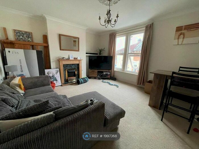 1 Bedroom Flat To Rent In Haslemere Road, Southsea, PO4