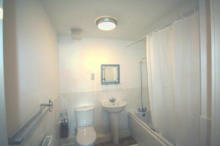 2 Bedroom Flat To Rent In Elphins Drive, Wilderspool Park, Warrington, WA4