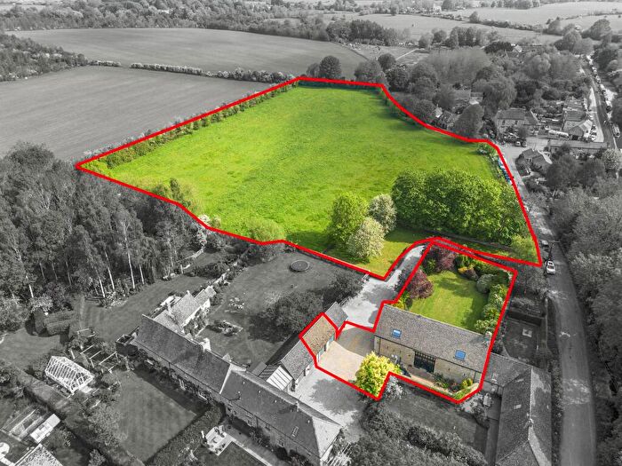 5 Bedroom Semi-Detached House For Sale In Canal Road, Thrupp, OX5
