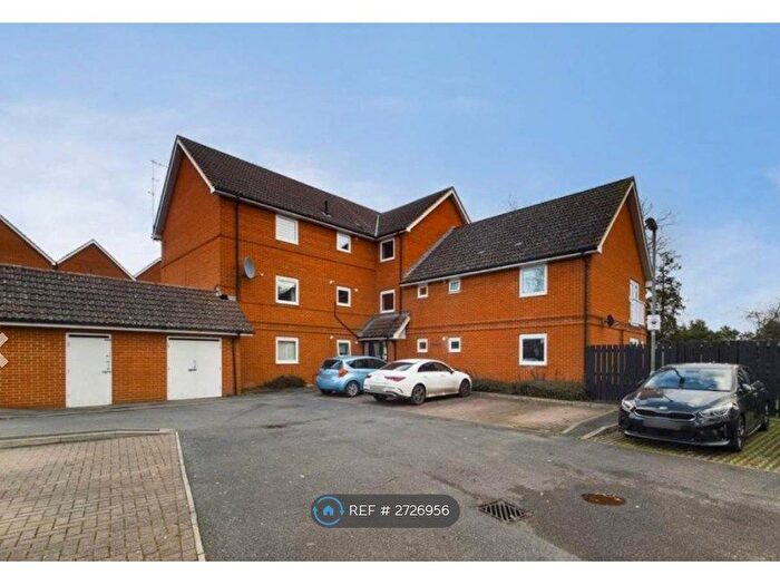 2 Bedroom Flat To Rent In Hammonds House, Staines-Upon-Thames, TW19