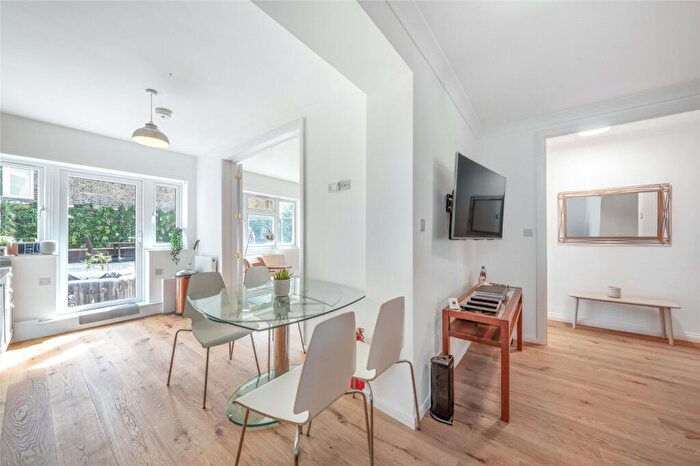 3 Bedroom Apartment For Sale In Finchley Road, St John's Wood, London, NW8