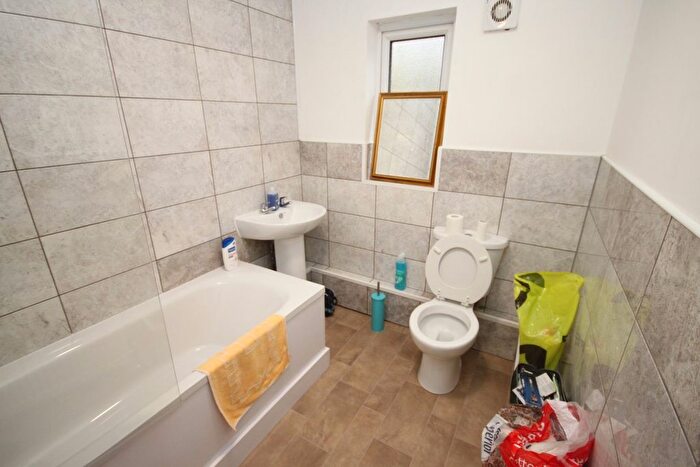 3 Bedroom Terraced House To Rent In Hessle Walk, Hyde Park, Leeds, LS6