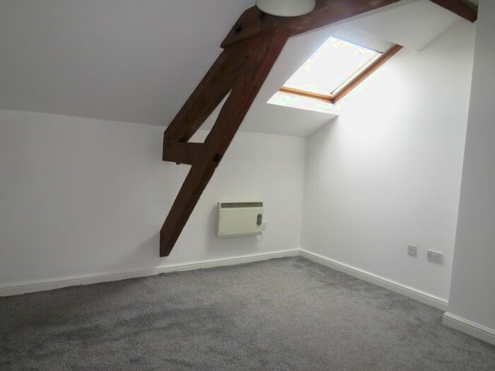2 Bedroom Flat To Rent In Town Hall Street East, Halifax, HX1