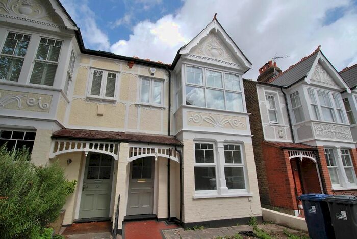3 Bedroom End Of Terrace House To Rent In Windermere Road, Ealing, London, W5