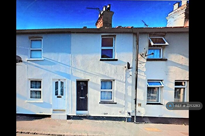 2 Bedroom Terraced House To Rent In High Street, Aveley, South Ockendon, RM15