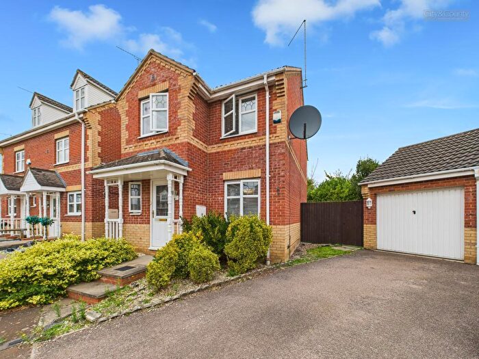 3 Bedroom Detached House For Sale In Meadenvale, Peterborough, PE1