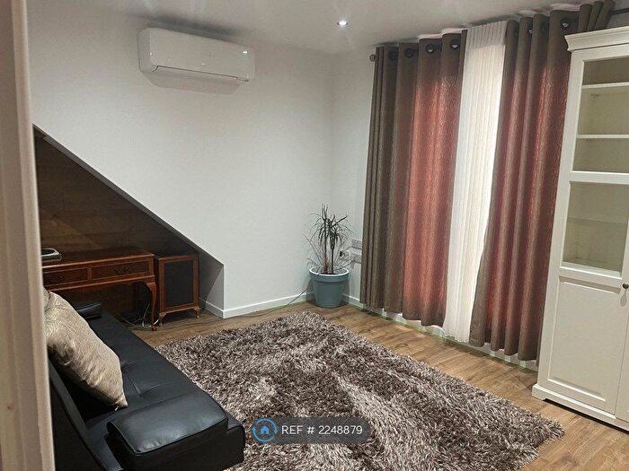 1 Bedroom Flat To Rent In Highlands Road, Orpington, BR5