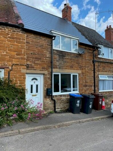 2 Bedroom Cottage To Rent In High Street, Woodford Halse, NN11
