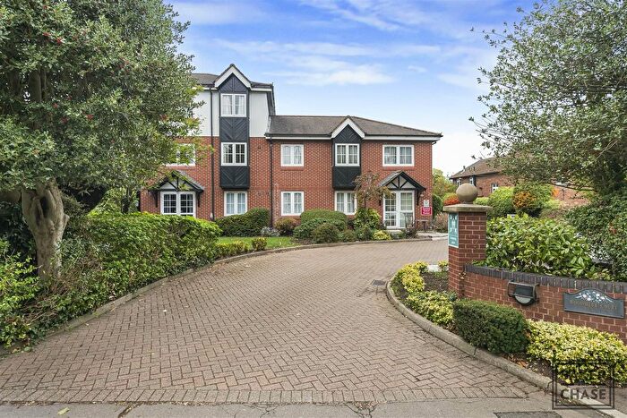 2 Bedroom Property For Sale In Avenue Road, Southgate, London, N14