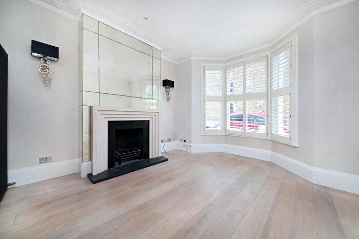5 Bedroom Terraced House For Sale In Limburg Road, Clapham Junction, SW11