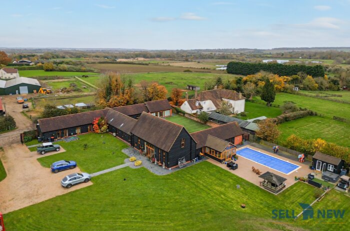 7 Bedroom Detached House For Sale In **Over, Sqft In With In Plot Of Approx Acres *** Hill Farm, Water Lane, MK41