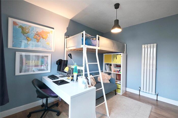 2 Bedroom Flat For Sale In Thane Road, Knightswood, Glasgow, G13