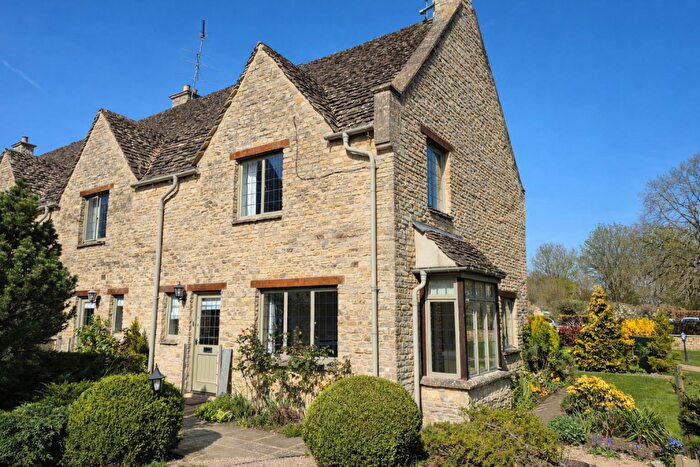 2 Bedroom Retirement Property For Sale In Station Road, Shipton-Under-Wychwood, Chipping Norton, OX7