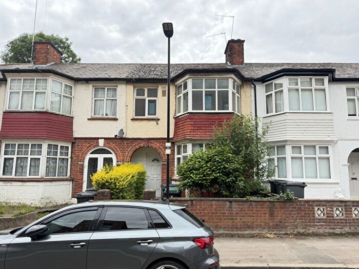 3 Bedroom Property For Sale In Stamford Road, Seven Sisters, London, N15