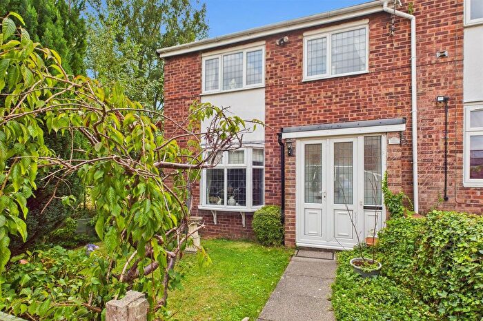 3 Bedroom Terraced House For Sale In Dale Lane, Appleton, WA4