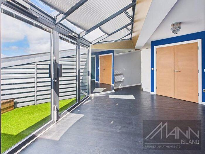 2 Bedroom Apartment For Sale In Mann Island, Liverpool, L3