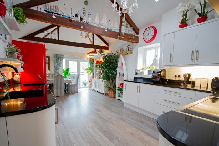 3 Bedroom Maisonette For Sale In Fore Street, Fowey, Cornwall, PL23