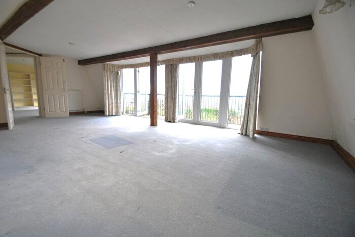 4 Bedroom Detached House For Sale In Cleeve Hill, Cheltenham, GL52