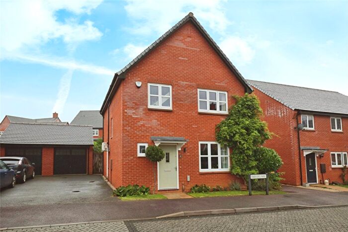 4 Bedroom Detached House For Sale In Tarvers Way, Banbury, Oxfordshire, OX17