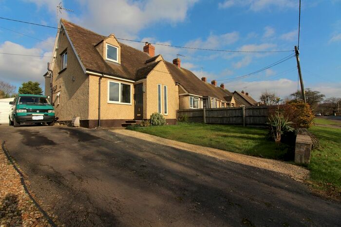 4 Bedroom Semi-Detached House For Sale In Woodstock Road, Charlbury, Chipping Norton OX7
