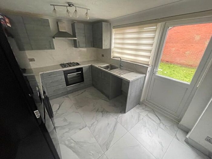 3 Bedroom Detached House To Rent In Rossington Close, Enfield, EN1