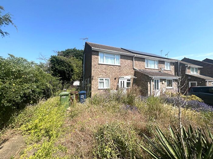 3 Bedroom Semi-Detached House For Sale In The Hawthorns, Chatteris, Cambs, PE16