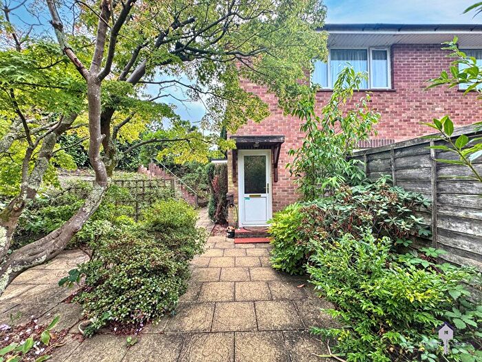 2 Bedroom Flat To Rent In Broxburn Close, Chandler's Ford, SO53
