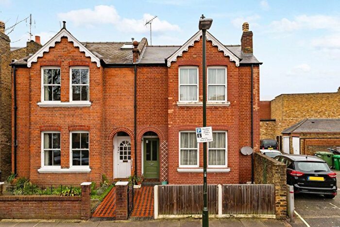 3 Bedroom Property For Sale In Broadway Avenue, St Margarets, TW1