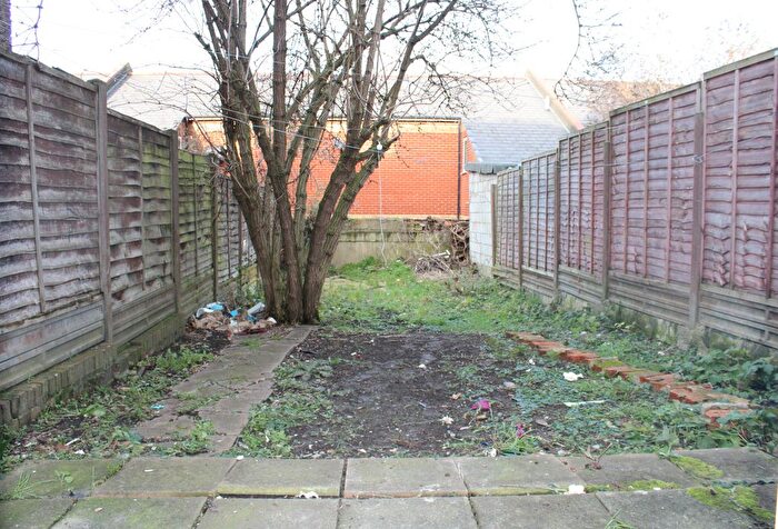 Studio To Rent In Litchfield Gardens, London, NW10