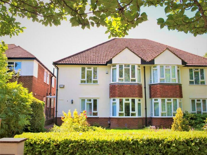 2 Bedroom Maisonette To Rent In Foxgrove Road, Beckenham, BR3