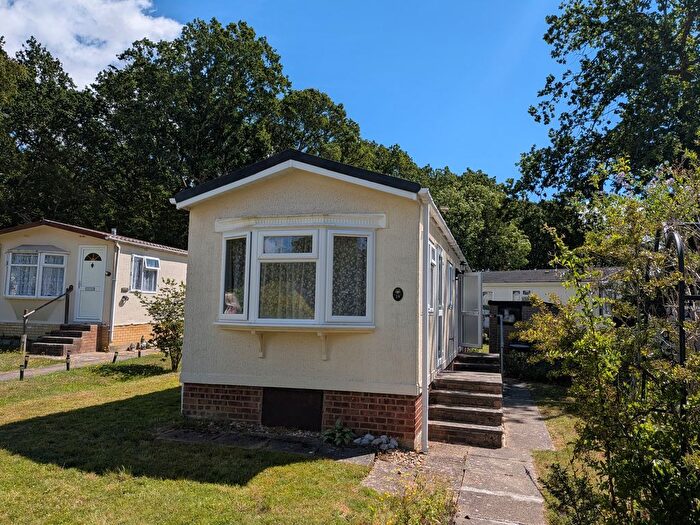 2 Bedroom Property For Sale In Towngate Wood, Tonbridge, TN10