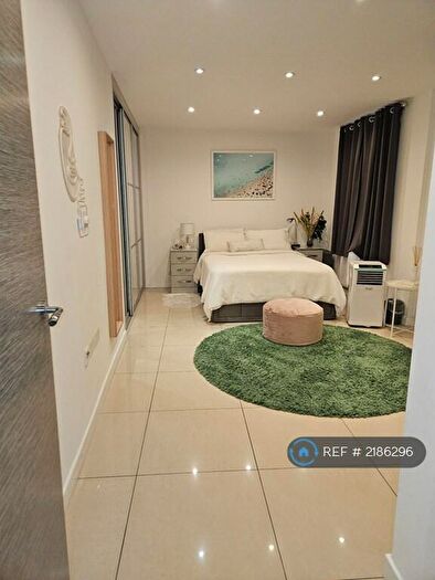 1 Bedroom Flat To Rent In Old Street, London, EC1V