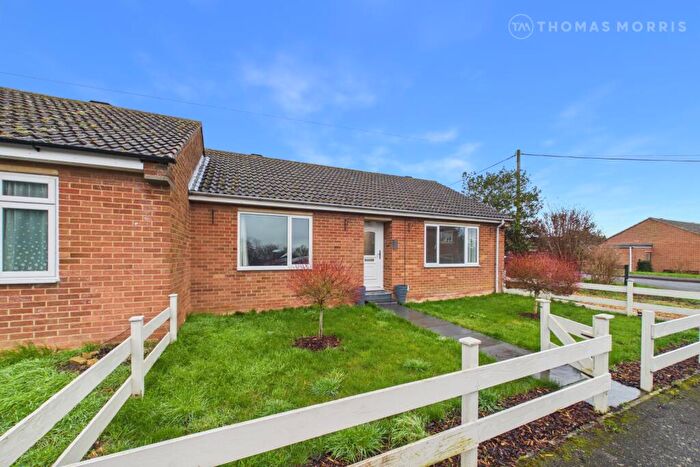 2 Bedroom Bungalow For Sale In Hill Close, Great Stukeley, Huntingdon, Cambridgeshire, PE28