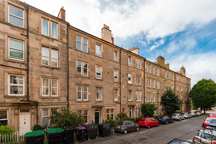2 Bedroom Flat For Sale In Flat, Bryson Road, Edinburgh, EH11