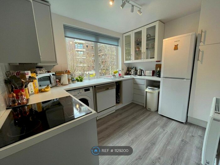 2 Bedroom Flat To Rent In Melina Court, London, SW15