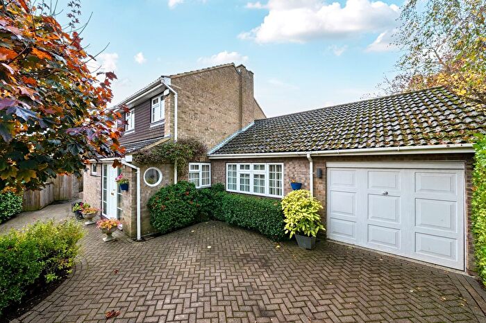 4 Bedroom Detached House For Sale In Aldwickbury Crescent, Harpenden, AL5