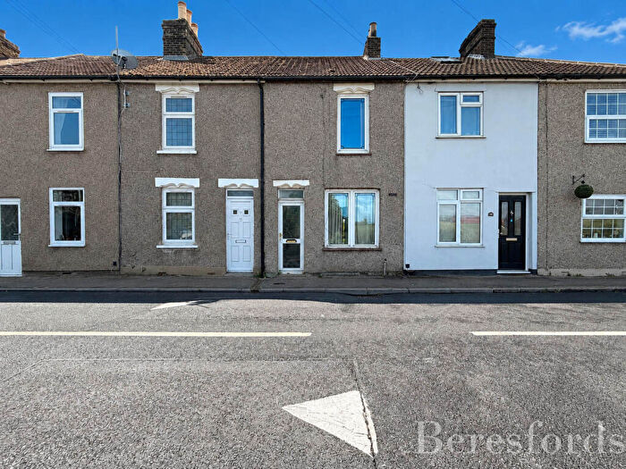 2 Bedroom Terraced House For Sale In Wennington Road, Wennington, RM13