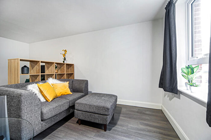 Studio To Rent In St. Johns Road, Leeds, West Yorkshire, LS3