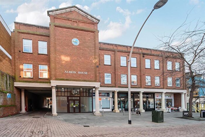 2 Bedroom Flat For Sale In Lime Street, Bedford, MK40