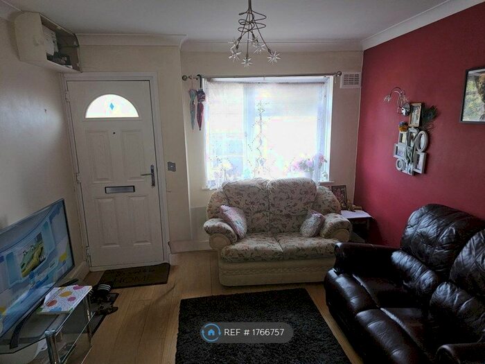 2 Bedroom Flat To Rent In Coval Lane, Chelmsford, CM1