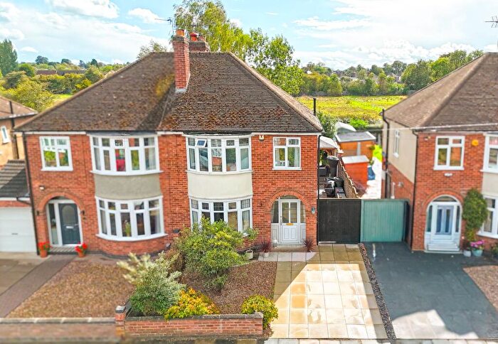 3 Bedroom Semi Detached House For Sale In South Kingsmead Road, Leicester, LE2