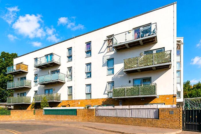 2 Bedroom Flat For Sale In Frederic Street, Walthamstow, London, E17