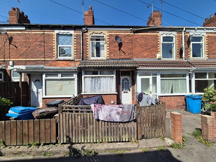 2 Bedroom Terraced House For Sale In Clarence Avenue, Hull, HU9